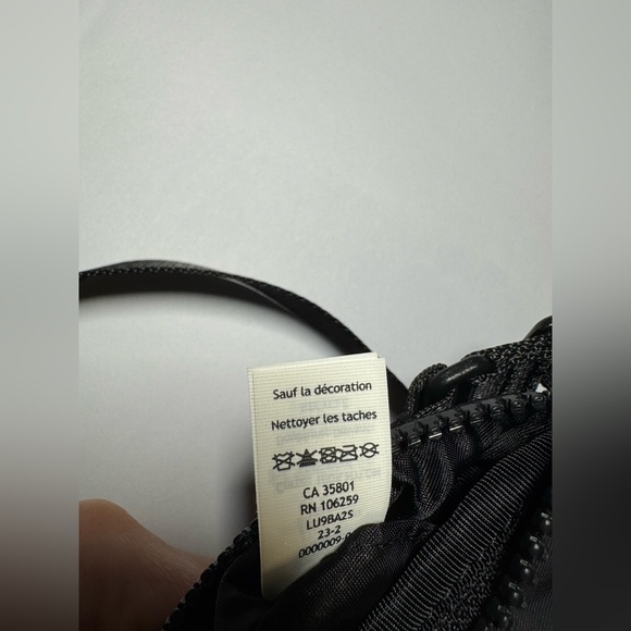 NWOT lululemon Easy Access Crossbody Bag 1.5L Unisex - Picture 9 of 9